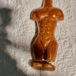 Beeldje Romp Man Hout 2